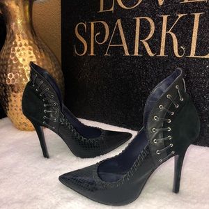 🖤*Unique Black Leather Pumps*🖤